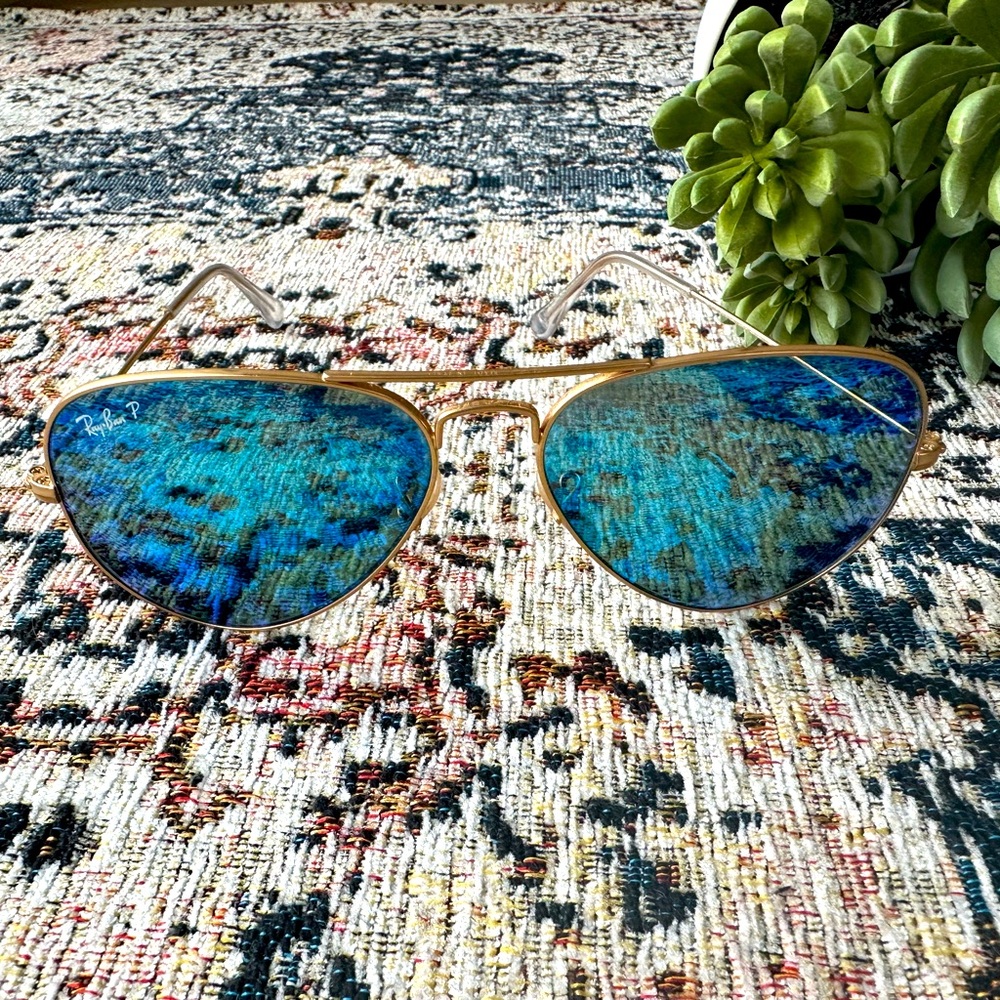 Women’s aviator Ray Ban Sunglasses